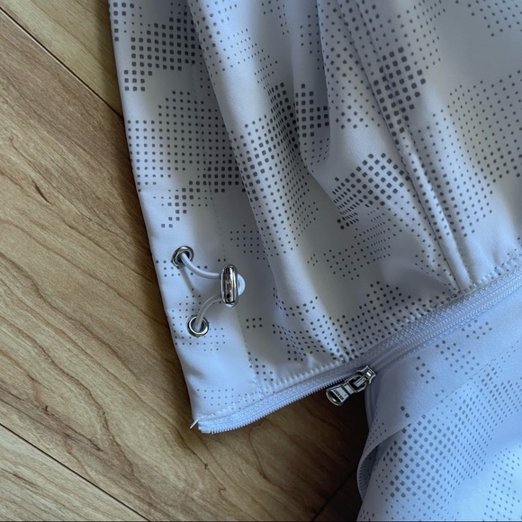 Guess White Jacket - Picture 8 of 8